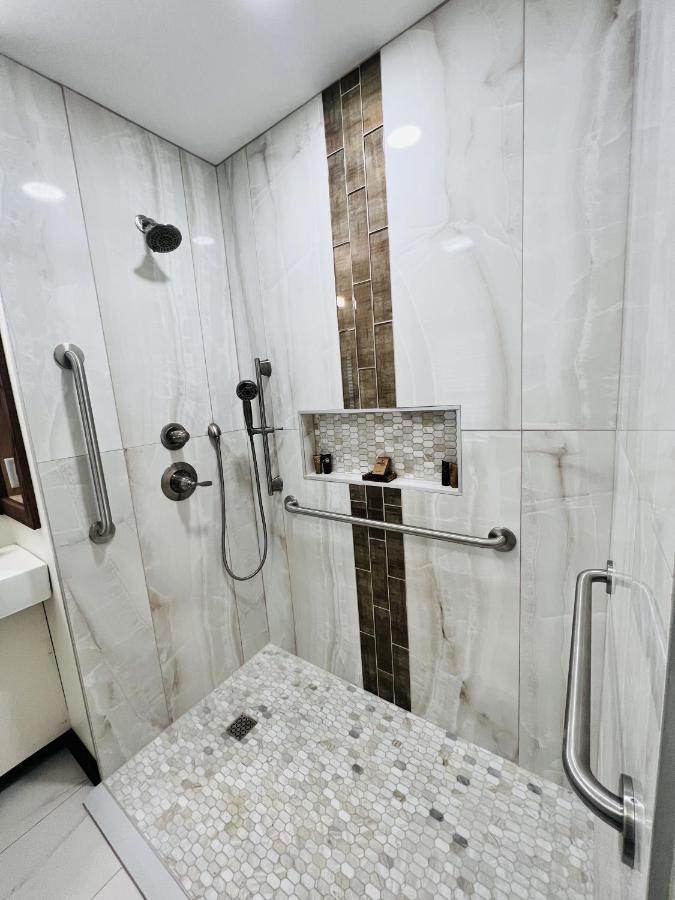 Monterey Inn Luaran gambar